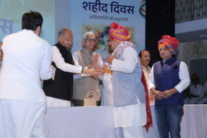 राजस्थान के पूर्व मुख्यमंत्री श्री अशोक गहलोत जी द्वारा रिजवान खान का सम्मान